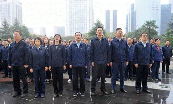 新葡的京集团350vip8888集团举行庆祝新中国成立暨“不忘初心牢记使命”主题升旗仪式